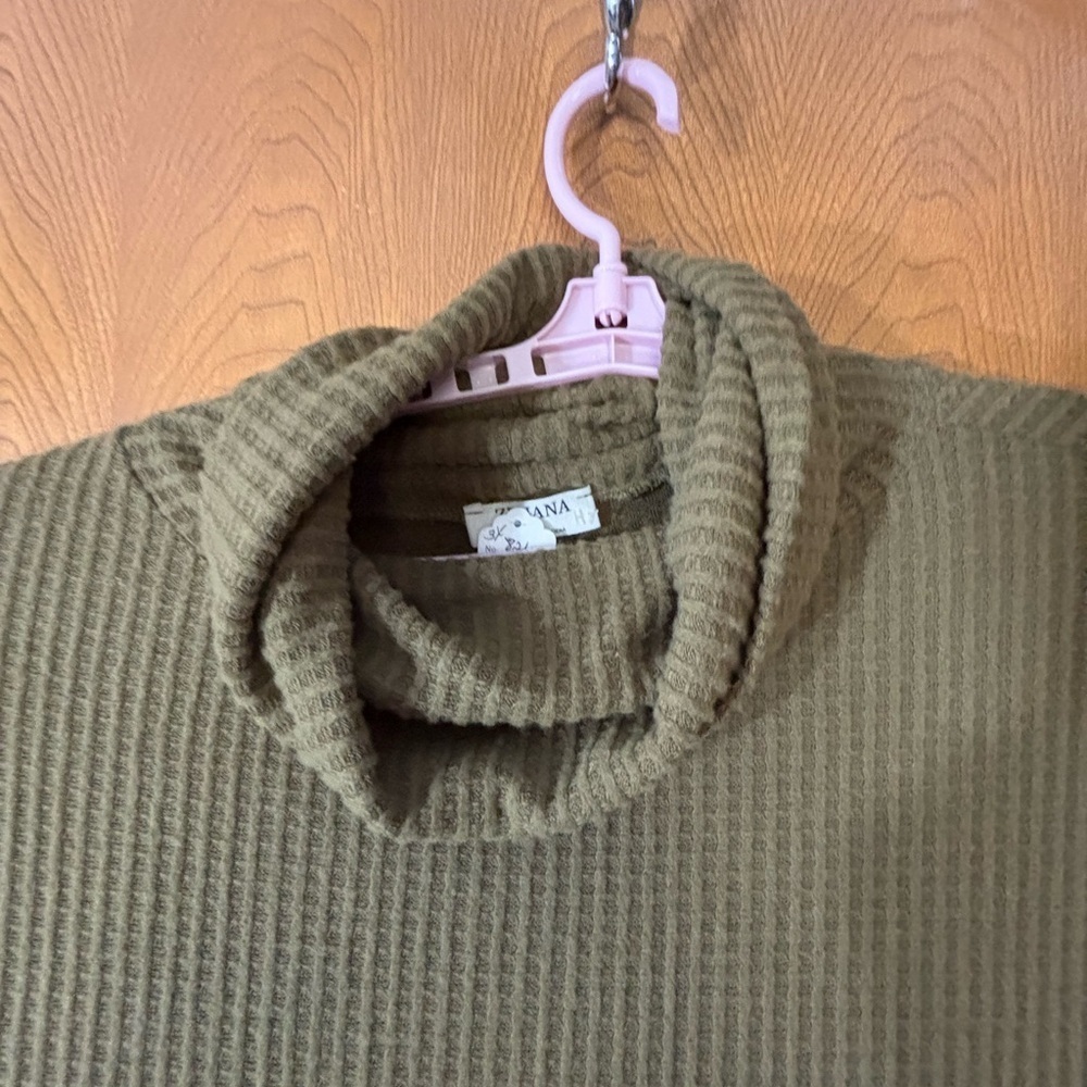 Green Cowl Neck Ribbed Sweater - Picture 3 of 12